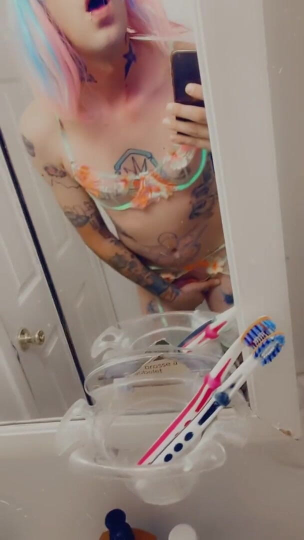 CarmenMelatonin: Cosplay bikini babe