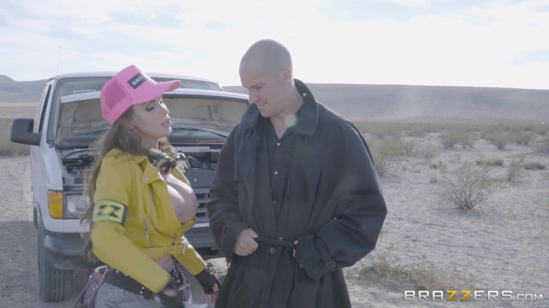 BRAZZERS: Full Service Station a XXX Parody