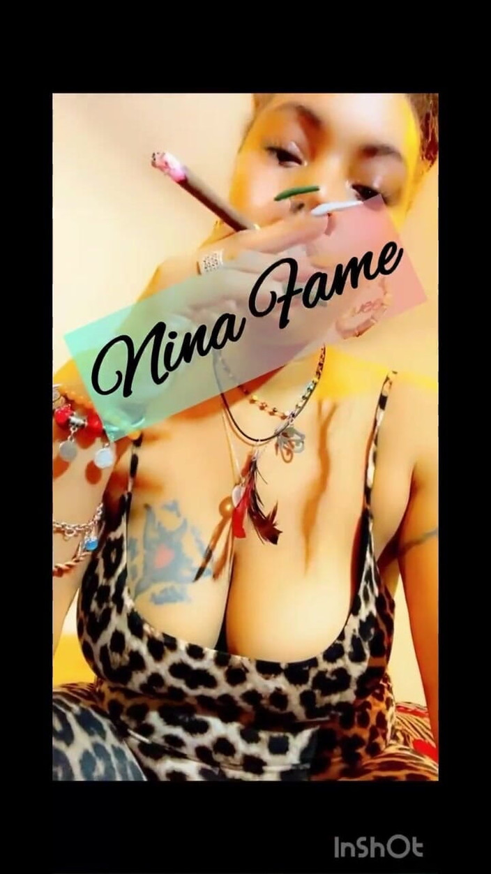 Nina-Fame: Дам, она такая горячая!!