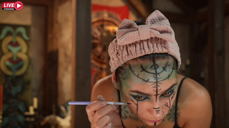 WeAreNewbies: Alexa's Cosplay Glow-up for the Live Chat
