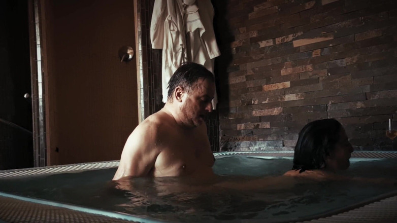 DedeDeville: Красиву збуджену мілфу відтрахав незнайомець у джакузі, вінтажний ааматюр