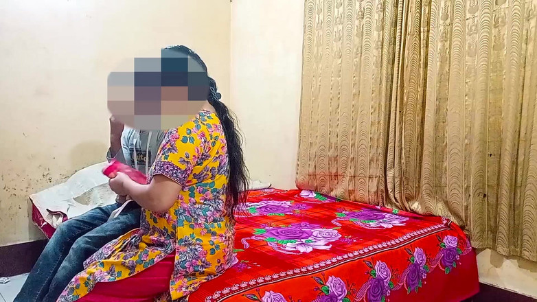 HotsexGirl: Sexy chodil(a) do Taylor, aby steh blůzu na svatbu