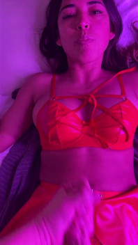Red Latex Ignore Cum Cleanup with Latina Mianins