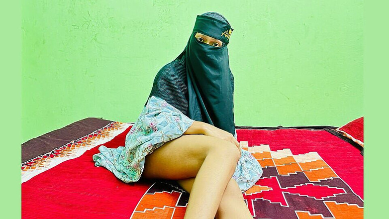 Riya Chowdhury: Бхабхі, що ти робиш? Я спостерігаю за всім