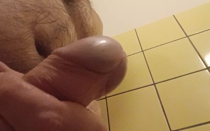 Ed Eden: Yakın çekim banyo