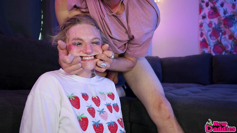 NewDaddies: Blondes Mädchen Gesichtsfick, Trachea Für Immer Ruiniert