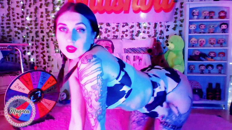 Magnea: Awek cowgirl mengusik awak pada kamera