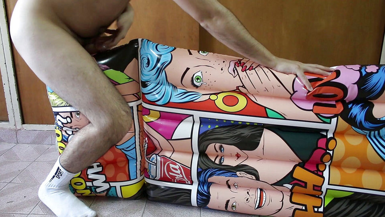 Inflatable Lovers: 时尚泳池空气垫