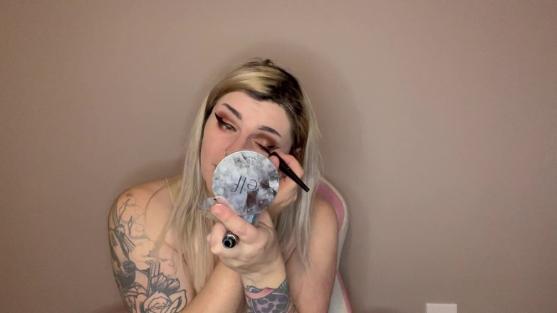 EeveeXo: A Day in the Life Fucking Old Men and Cucking...