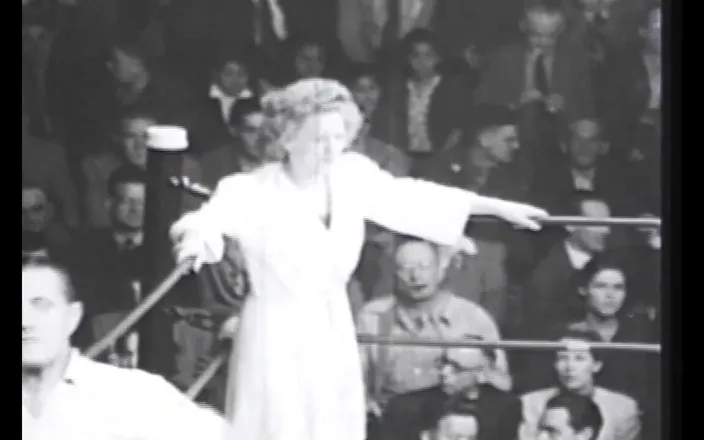 Vintage megastore: 30's Black and White and Lots of Fur