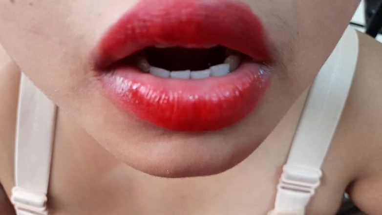 Aria Mia: Mumbai desi bhabhi vuole succhiare il mio grosso cazzo poi...