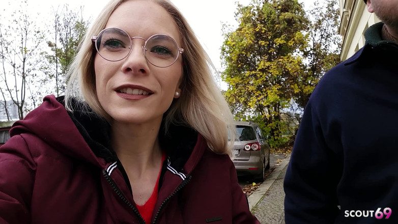 Scout69: Novia alemana intercambia cuarteto swinger - dos chicas flacas emily y...