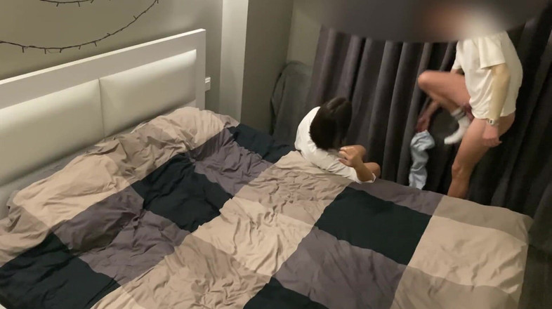 Good_view: 在新年派对上与出轨的女孩的自制视频