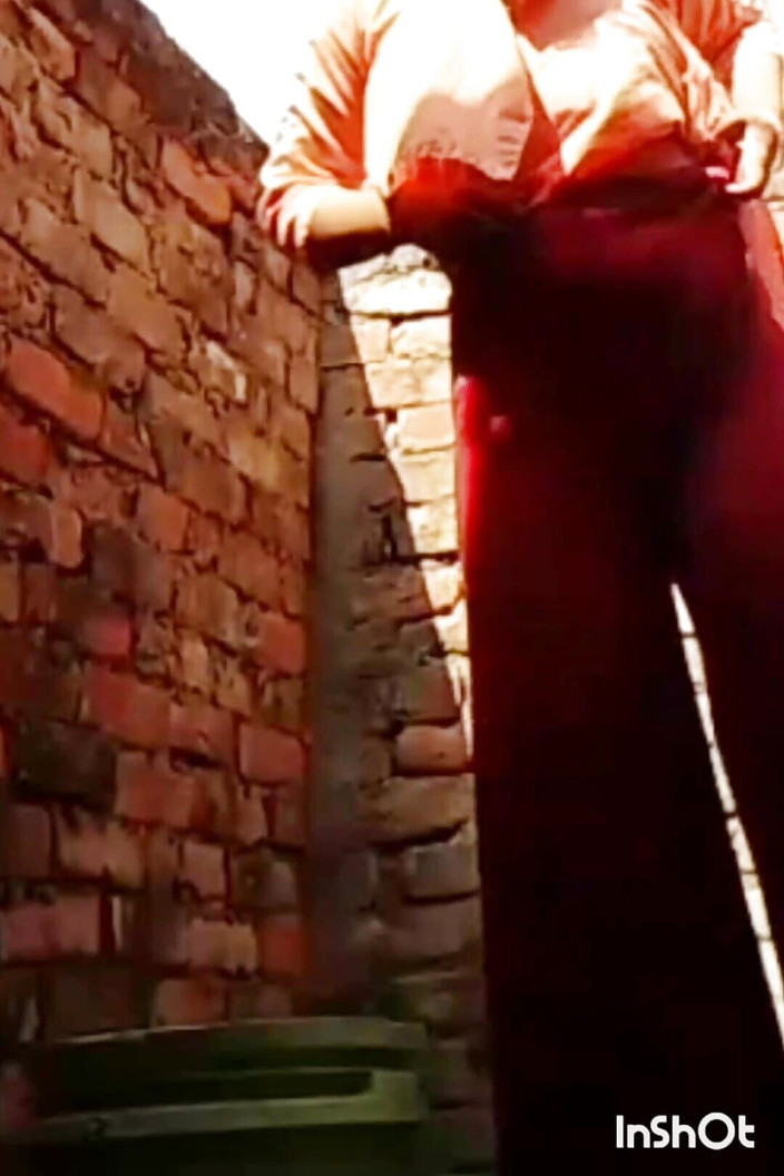 TricolorMusic3: 热辣的德西青少年性感女大学生洗澡