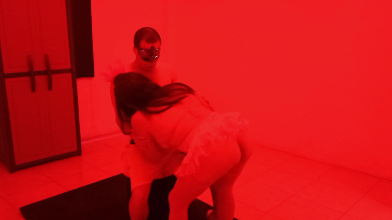 Martin13: Секс в розважальному центрі для дорослих. Трахаю грудасту модель з борделя