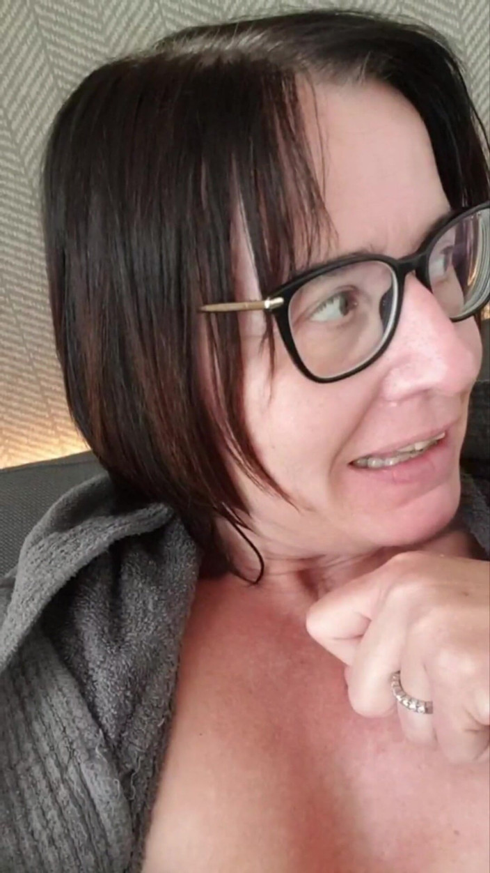 JulieEroticDress: Orgasm in the Spa Relaxation Room