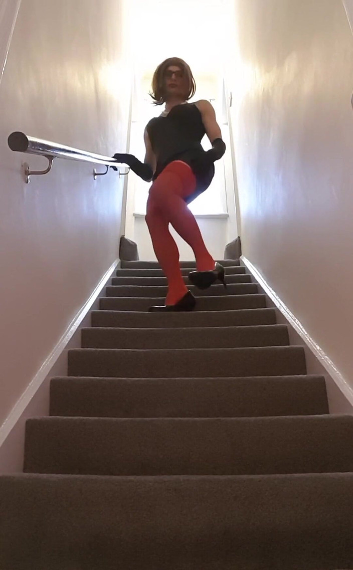 JessicaXD: Ты хочешь следить за мной?