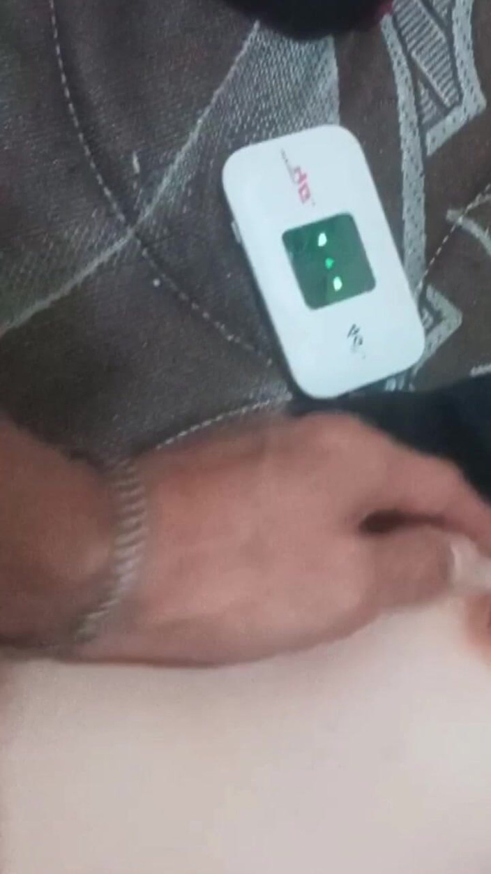 Amazingbeautycum: Người anh kế khiến tôi kích thích