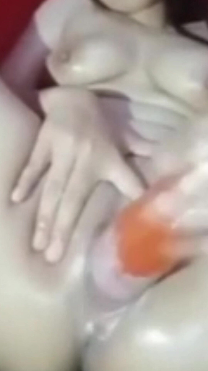 Novita_gemoy: Joacă cu degetele până la potop