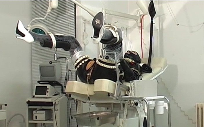 Amator Media: La clinica della bambola di gomma - parte 1