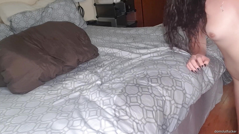 domslutfucker: Cewek super semok ini dientot gaya doggy habis-habisan, sampingan dan...