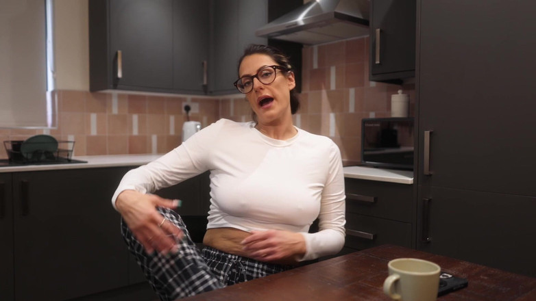 Countess diamond: Findomme colega de quarto - colega de quarto dominante leva seu...