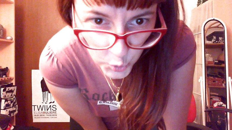 Nicoletta Embassi: Pipì hardcore per te