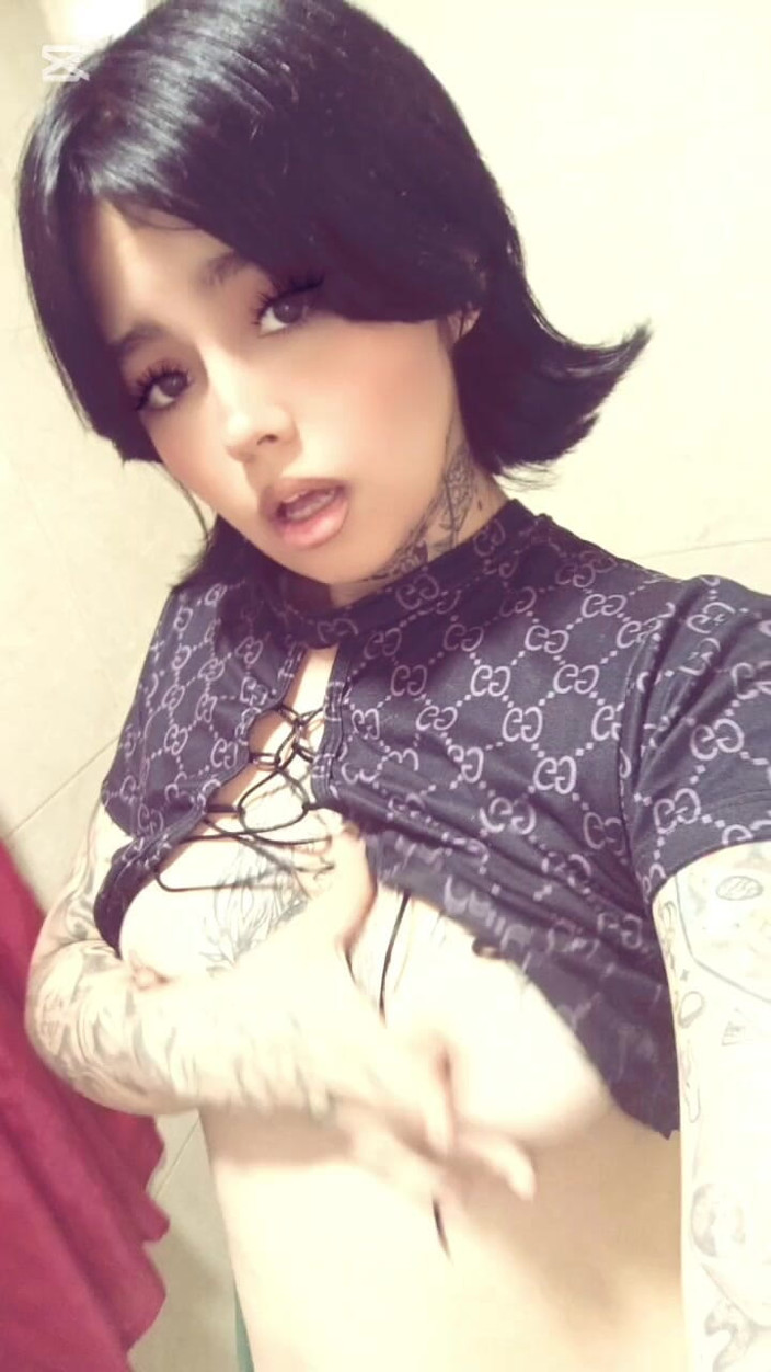 Dalyla: Small and Watery Tits