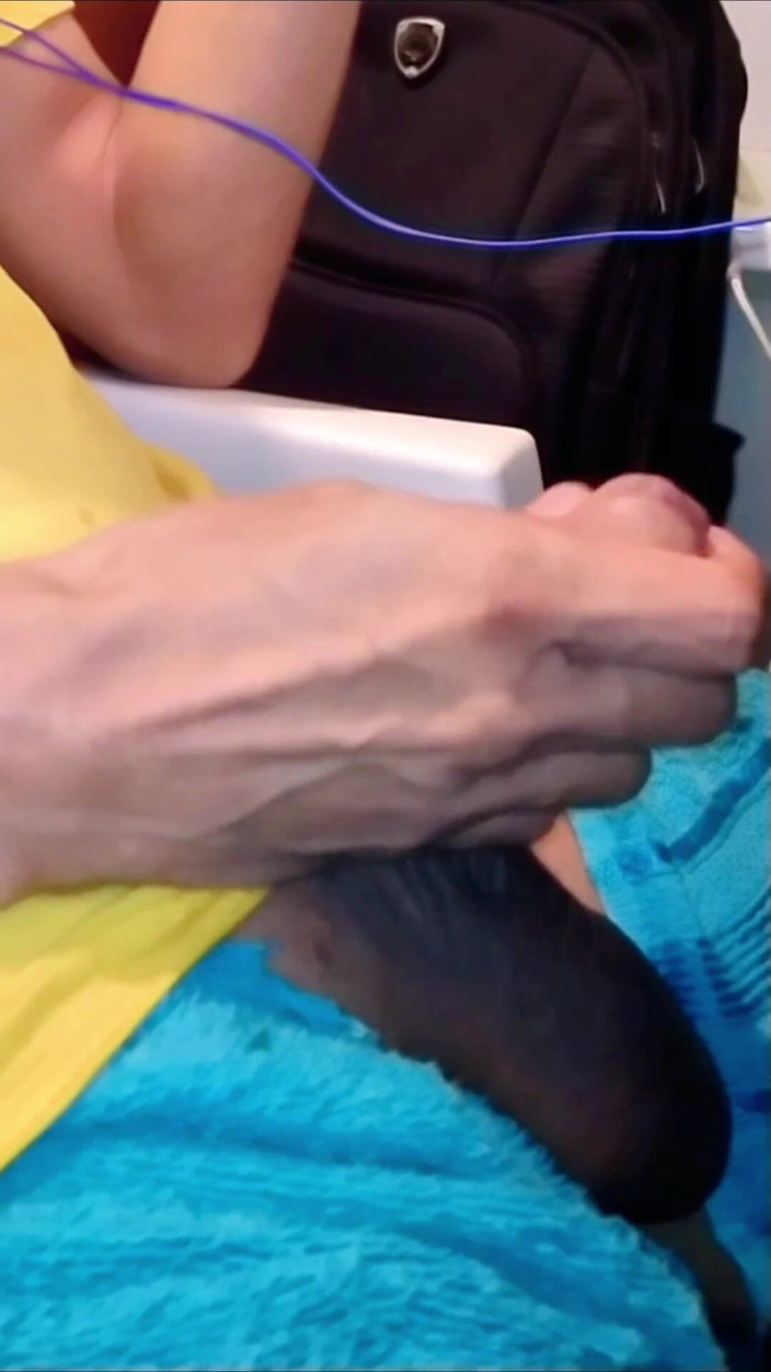 Naughty Cock: Saya Suka Bayangkan Mulut Awak Menyiram Semasa Awak Melancap Bersama...