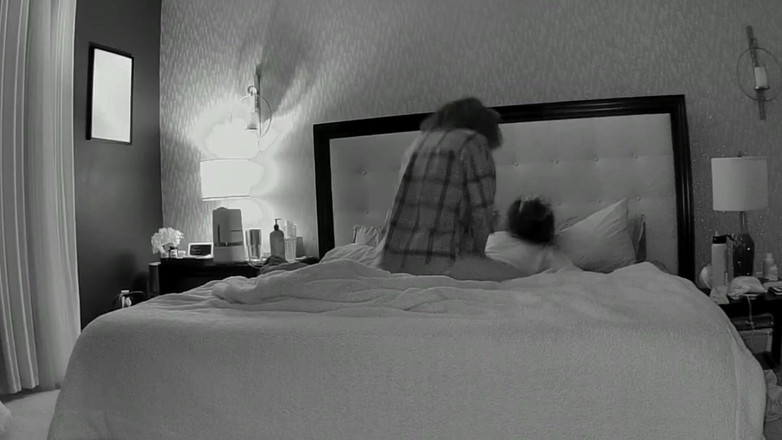 SavvyStar: 继母得到了一个新的穿戴式假！