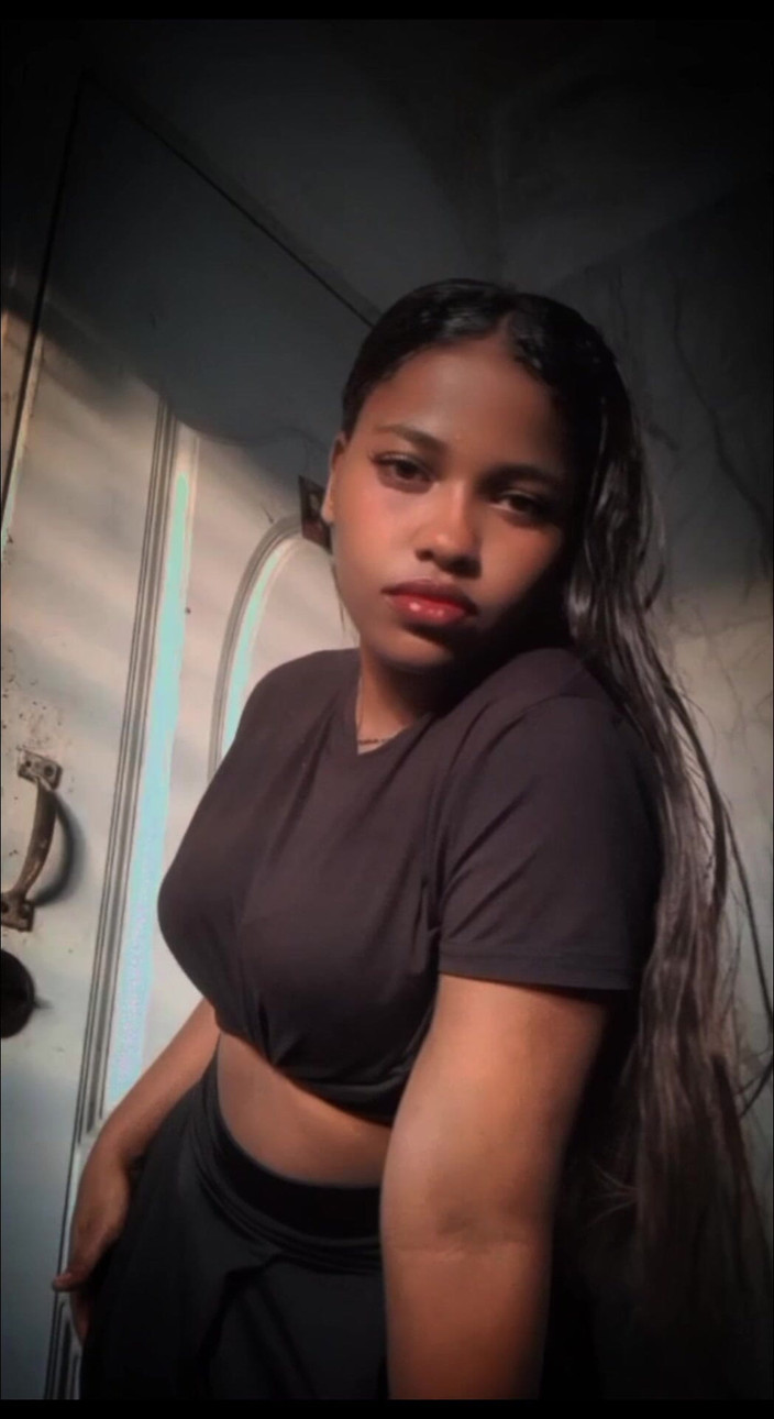 Minayi: 如果你喜欢我的内容，为什么不穿着我的蓝色寻找我，你会看到惊人的东西