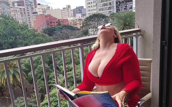 Tiffany Montavani: Dia mengajar cara berkongkek oleh si matang, dia lulus ujian