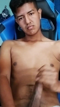 Joven Latino Se Corre