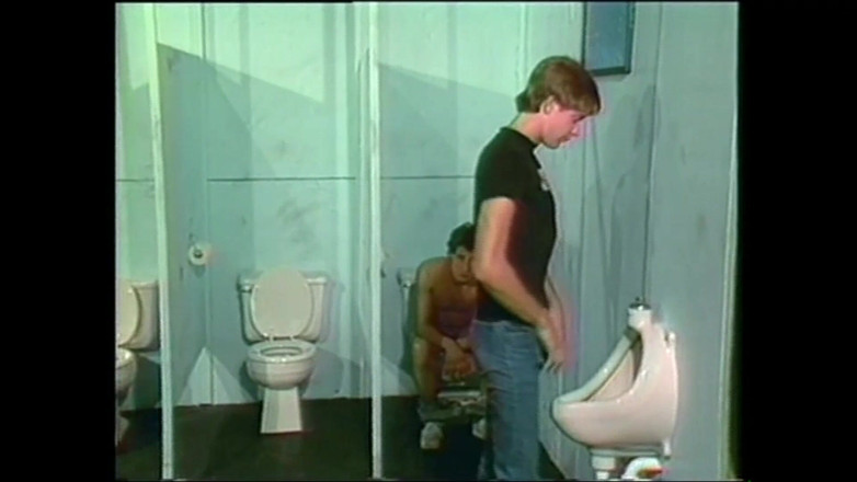 Mon Amie: Tangkap Saya Di Bilik Mandi