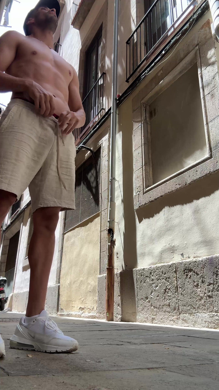 Paul Williams: Helt naken på Barcelonas gator