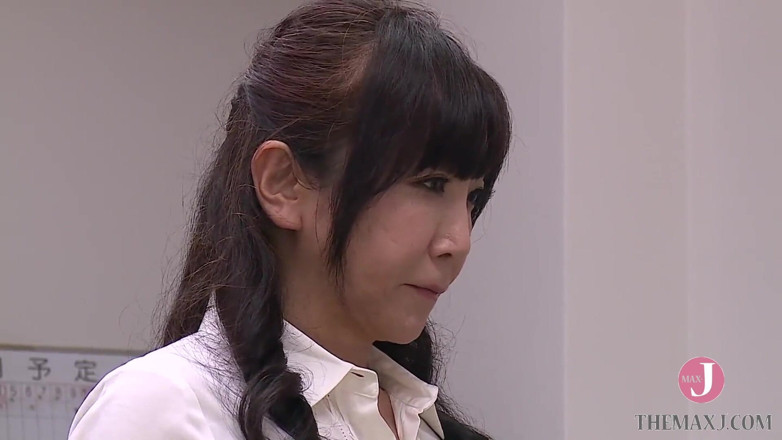 Celebrity Japan: A 40-year-old stepmother who gives herself to the president of her...
