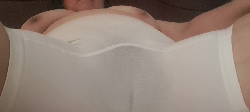 Mommy big hairy pussy: Meraih cangkerang di atas seluar dalam, betapa lemak dan basahnya