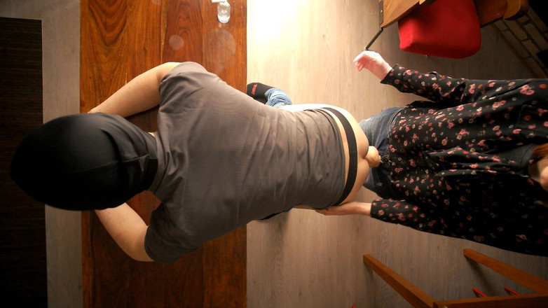 Bunny Les Bosquies: Mengelompokkan. Suami ngentot pakai dildo pakai strap-on