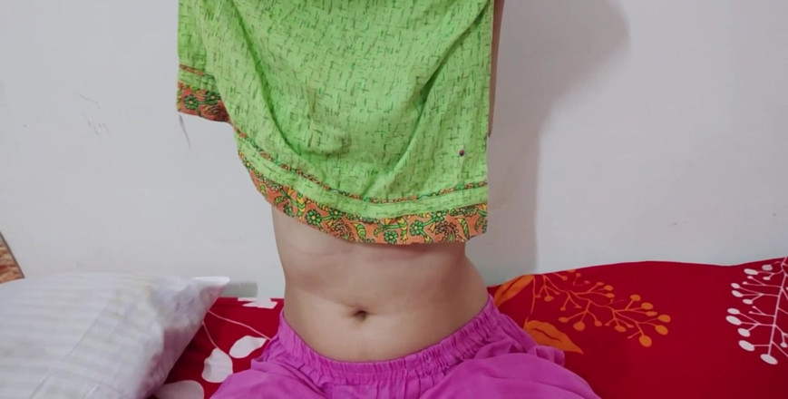 Saarabhabhi6: Hindi sexgeschichte rollenspiel - desi indischer geiler junge fickt seine stiefmutter