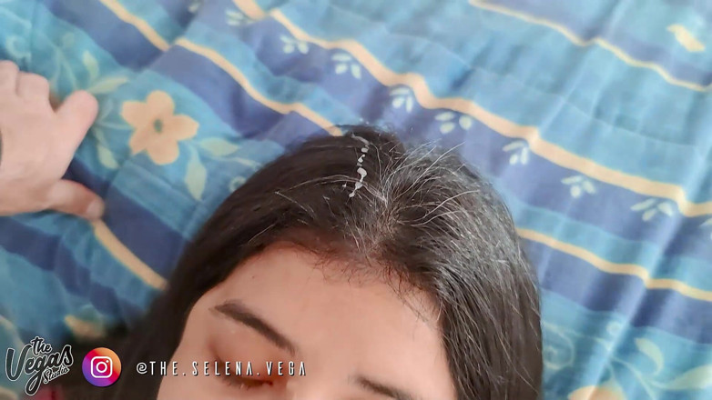 Selena Vega: Cogida Espontánea En La Cama: Juego Con Pies, Mamada Profunda...