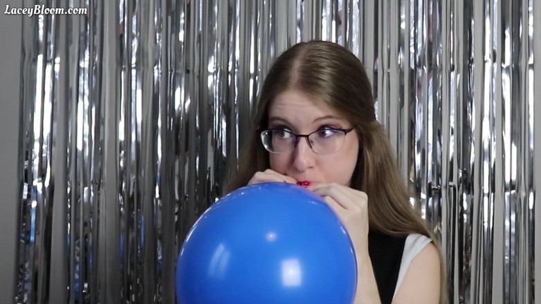 Lacey Bloom: con i palloncini JOI 12:31