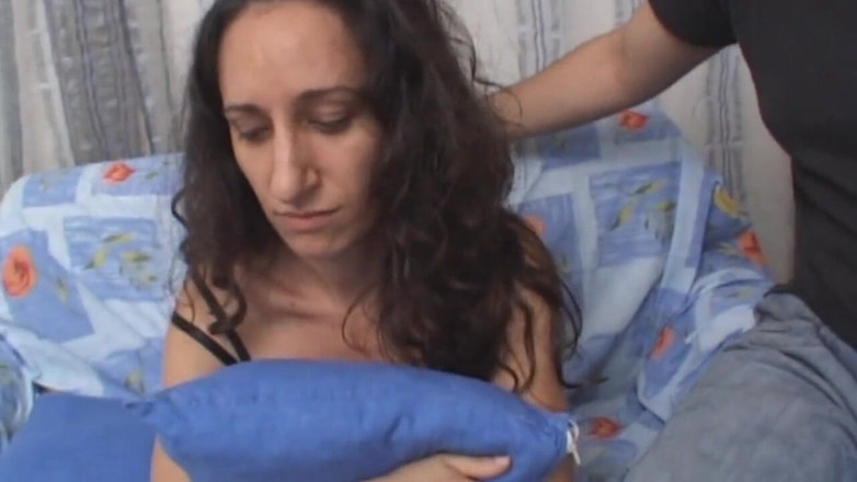 My porn family: Relaxační milfka přinucena kouřit ptáka agresivním mladým mužem