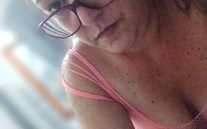 Chupita84: Chupita84穿着粉色渔网装被干