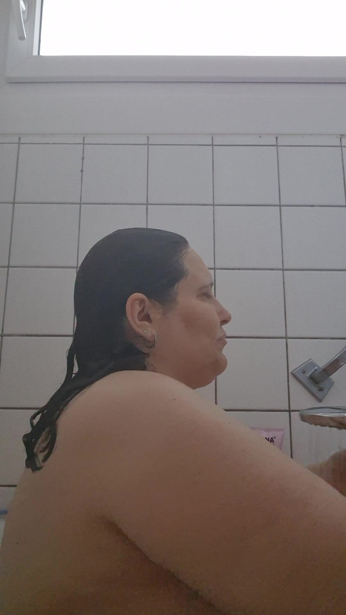 Mellegirl: I'm Going Swimming