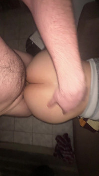 Styvsyster Ber om creampie finish - Squirting doggystyle amatör kul