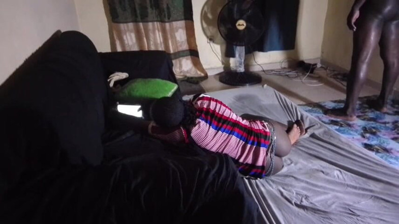 Pornsexlive: İtaatkar, baskın bir görev