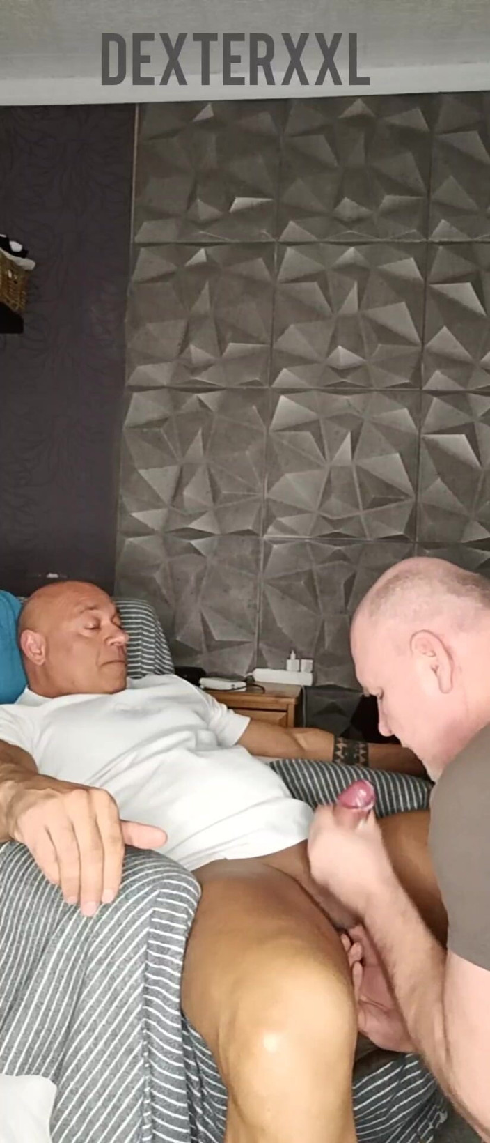 Mr. Guru: Dexterxxl Suck Me off Bodybuilder Seduced