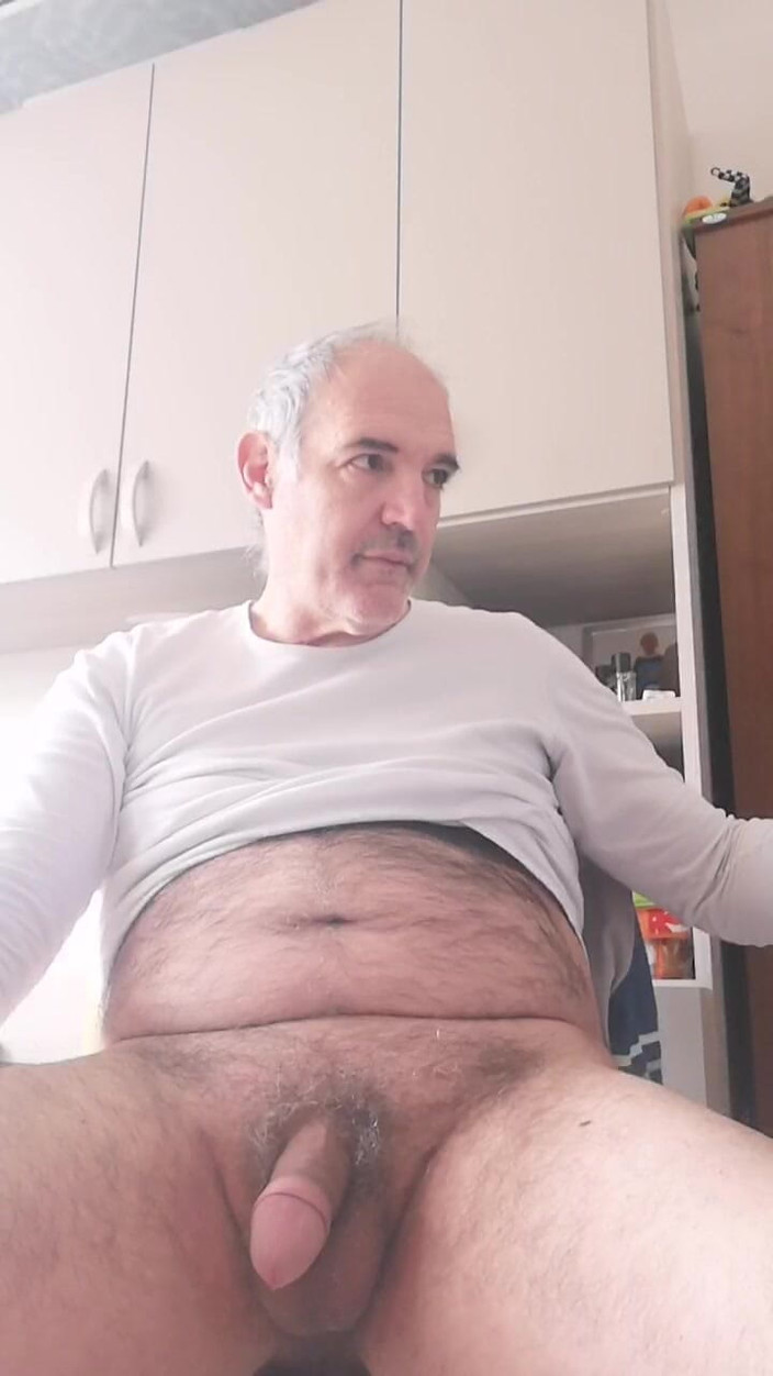 Setesesso7: 卢卡，你有漂亮的大鸡巴吗？