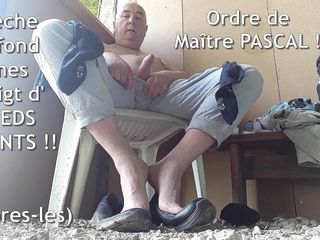Chubby French pascal: A fat guy showing off his feet while masturbating in...