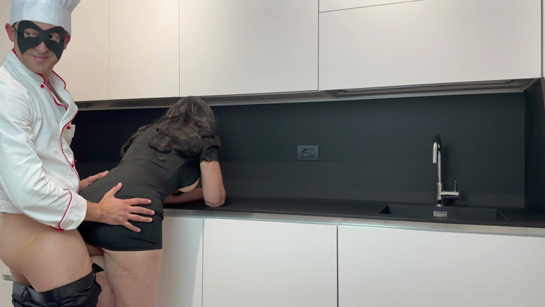PornChef: Pornchef 第二季第七集 - 黑衣水晶红 - 厨房游戏